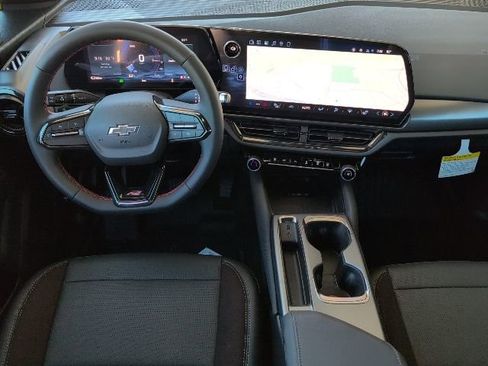 New 2026 Chevrolet Equinox EV RS image 4