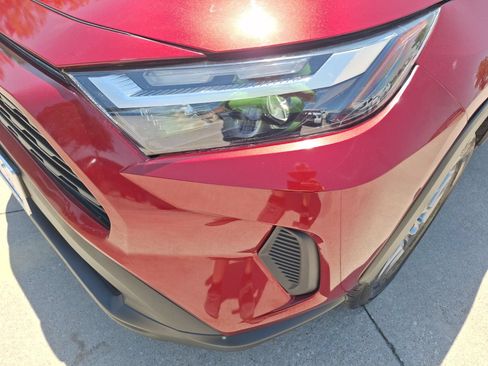 Used 2022 Toyota RAV4 XLE AWD/4WD image 10