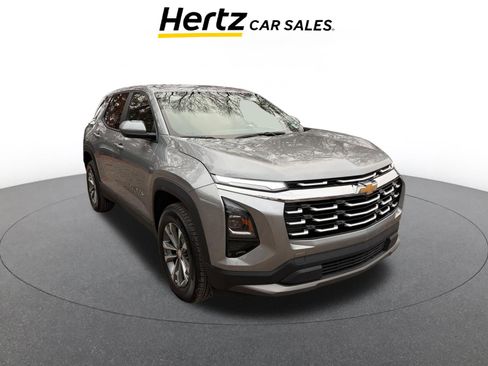 Used 2025 Chevrolet Equinox LT image 1
