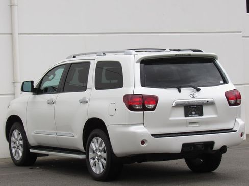 Used 2018 Toyota Sequoia Platinum AWD/4WD image 5