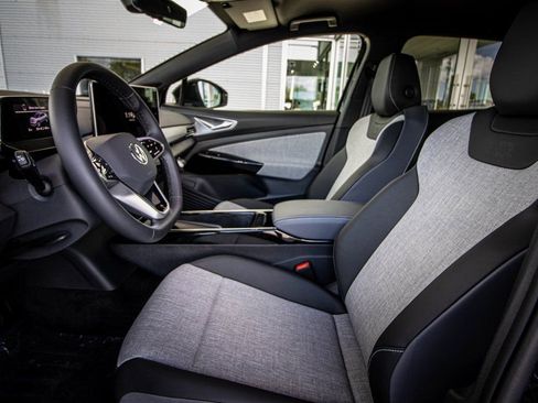 New 2025 Volkswagen ID.4 Pro image 28