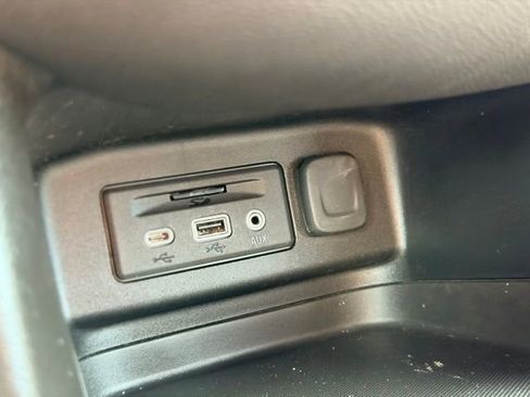 Used 2022 Chevrolet Equinox RS w/ RS Leather Package image 16