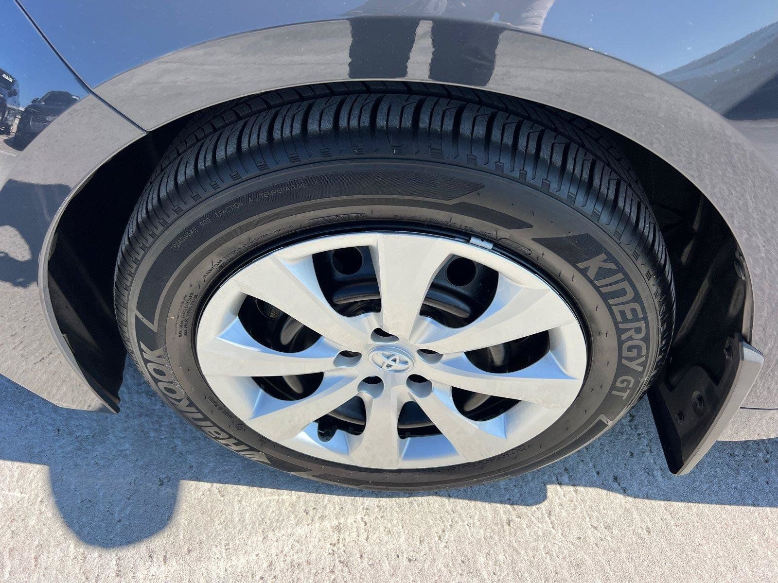 Used 2025 Toyota Corolla LE FWD image 11