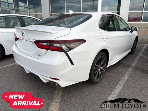 Used 2024 Toyota Camry SE FWD image 8