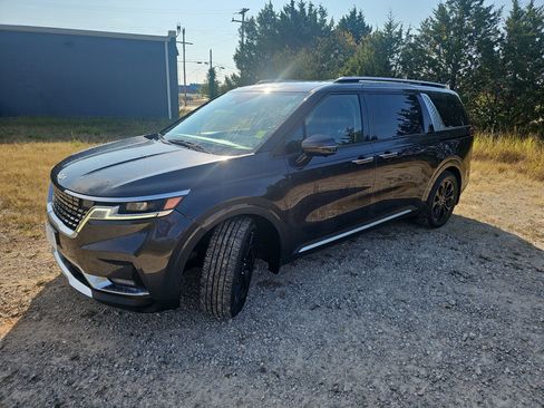 Used 2022 Kia Carnival SX FWD image 8