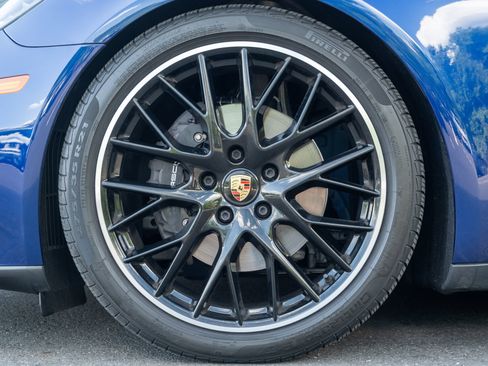 Certified 2022 Porsche Panamera 4 Platinum Edition AWD/4WD image 12
