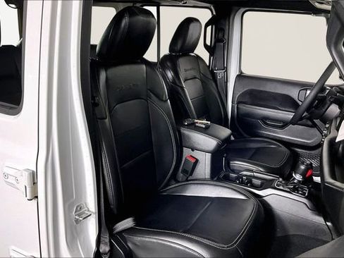 Used 2023 Jeep Wrangler Sahara image 28