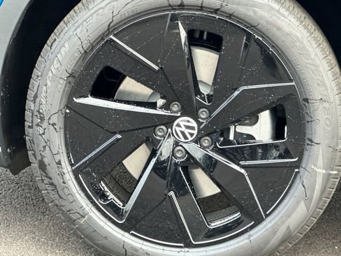 New 2025 Volkswagen ID.4 Pro S image 24