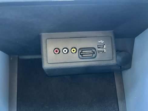 Used 2013 Ford F150 Lariat w/ Luxury Equipment Group AWD/4WD image 25