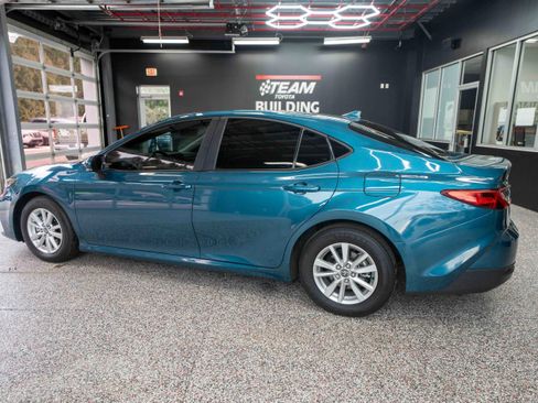 Used 2025 Toyota Camry LE image 2