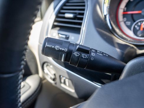 Used 2019 Dodge Grand Caravan SXT FWD image 25