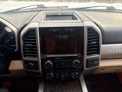 Used 2019 Ford F250 Lariat w/ Chrome Package image 19