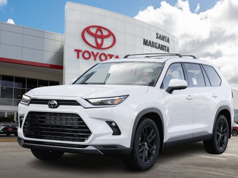 New 2026 Toyota Grand Highlander AWD image 1
