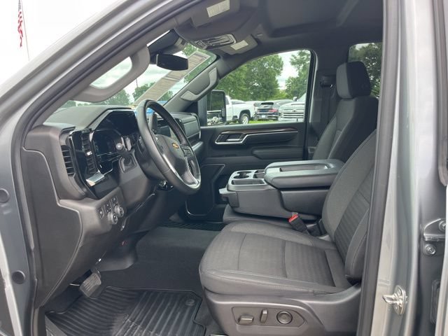 Used 2025 Chevrolet Silverado 2500 LT w/ Convenience Package AWD/4WD image 16