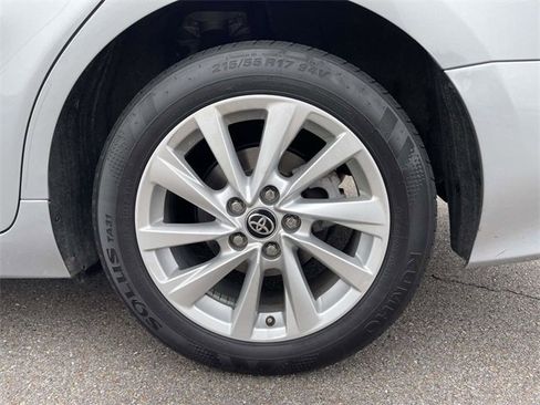 Used 2024 Toyota Camry LE image 10