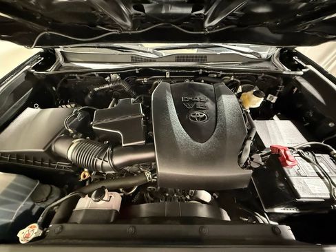 Used 2019 Toyota Tacoma SR5 image 10