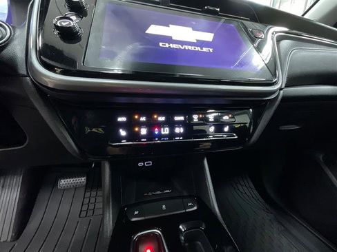 Used 2022 Chevrolet Bolt EUV LT w/ Comfort Package FWD image 16