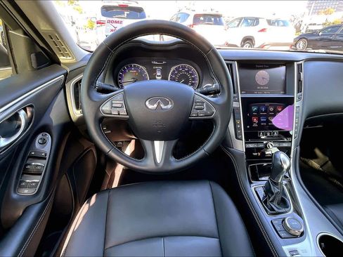 Used 2017 INFINITI Q50 2.0t w/ Moonroof Package RWD image 5