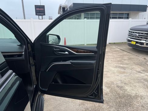 Used 2021 Cadillac Escalade Sport Platinum RWD image 10