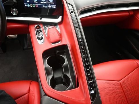 Used 2022 Chevrolet Corvette Stingray Premium Cpe w/ Z51 Performance Package RWD image 11