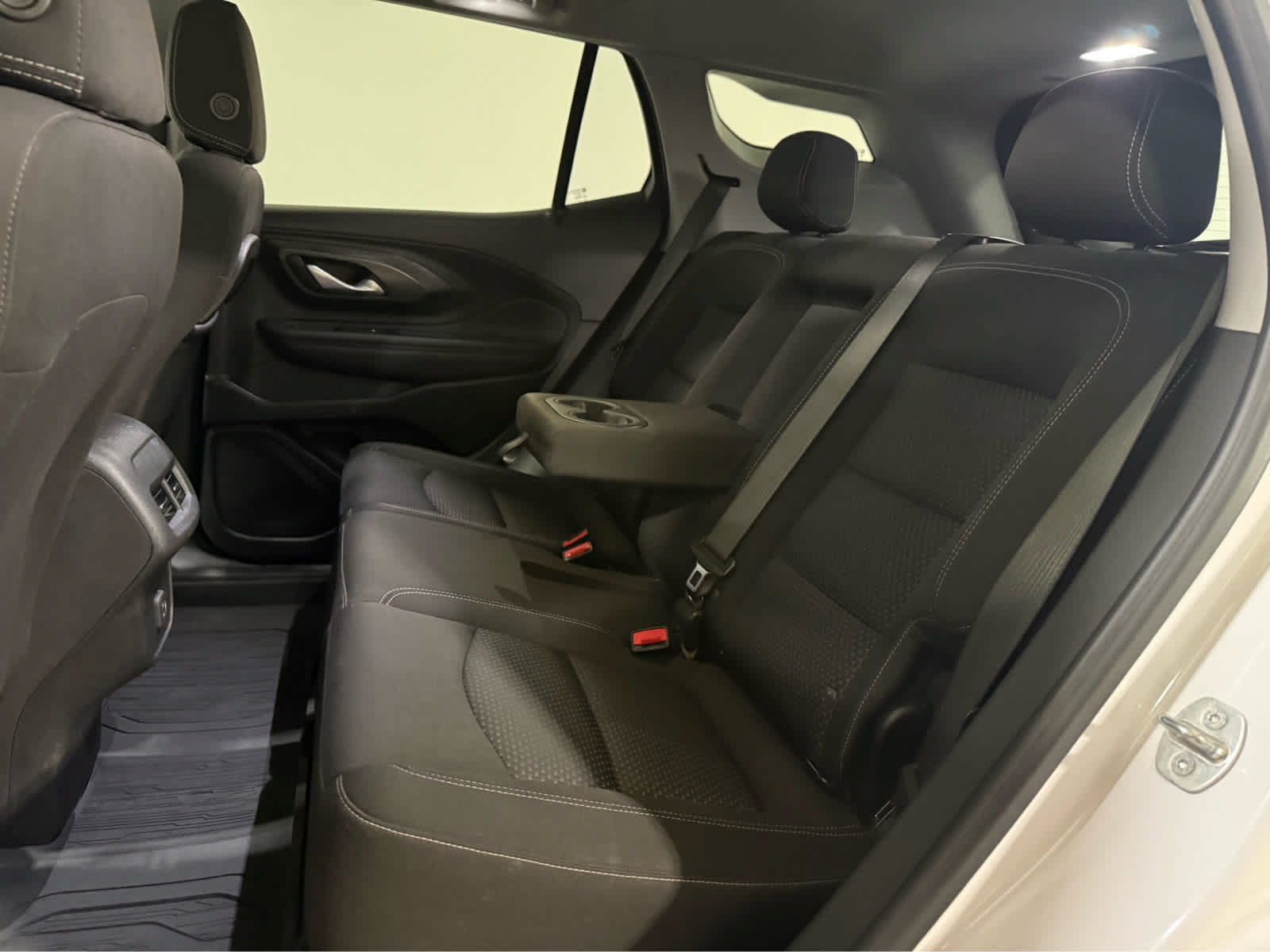 Used 2022 GMC Terrain SLE w/ Driver Convenience Package AWD/4WD image 14