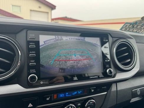 Used 2022 Toyota Tacoma TRD Off-Road w/ TRD Premium Off Road Package image 5