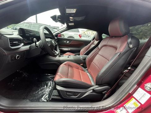 Used 2025 Ford Mustang GT Premium RWD image 12