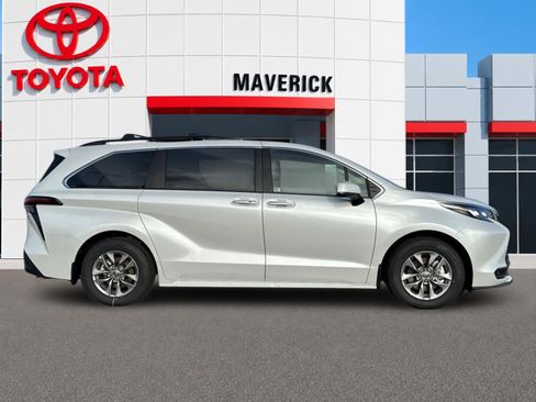 New 2026 Toyota Sienna XLE FWD image 6