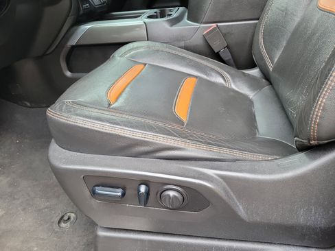 Used 2022 GMC Sierra 2500 AT4 w/ AT4 Preferred Package image 5