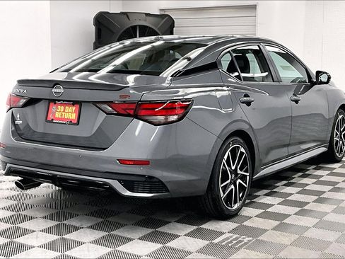New 2025 Nissan Sentra SR w/ SR Premium Package FWD image 17