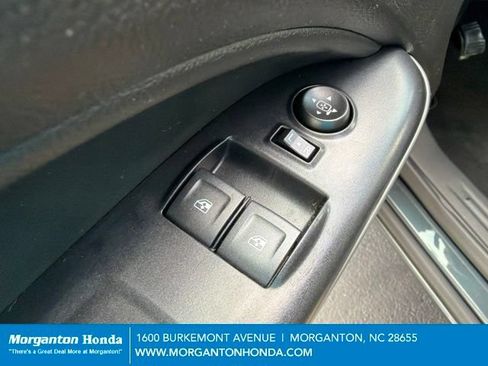 Used 2018 Chevrolet Colorado LT AWD/4WD image 15