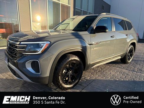 Certified 2025 Volkswagen Atlas Peak Edition SE image 1