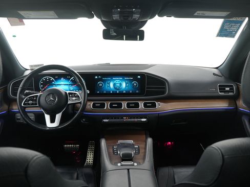 Used 2021 Mercedes-Benz GLS 580 4MATIC image 14