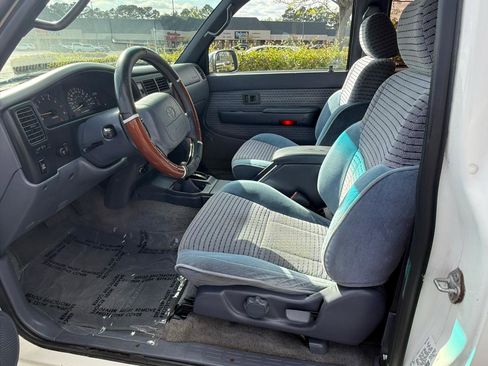 Used 1998 Toyota Tacoma Limited image 11