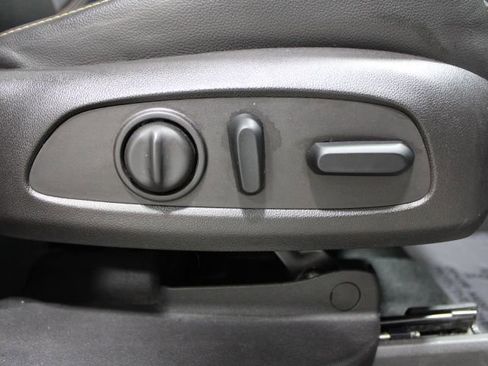 Used 2018 Chevrolet Traverse Premier AWD/4WD image 28