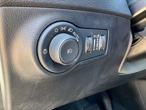 Used 2019 Jeep Compass Limited w/ Safety & Security Group FWD image 30