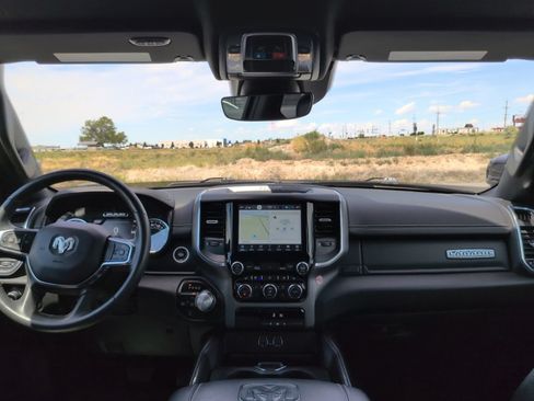 Used 2024 RAM 1500 Laramie AWD/4WD image 15