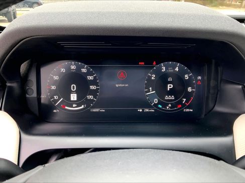 Used 2025 Land Rover Discovery Sport Dynamic SE image 25