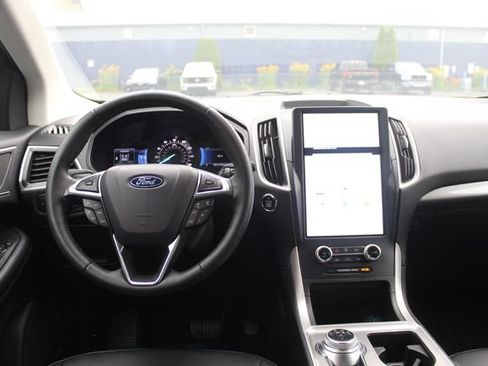 Certified 2024 Ford Edge SEL w/ Convenience Package AWD/4WD image 32