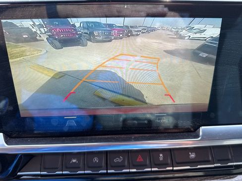 Used 2023 Chevrolet Silverado 1500 LT image 26