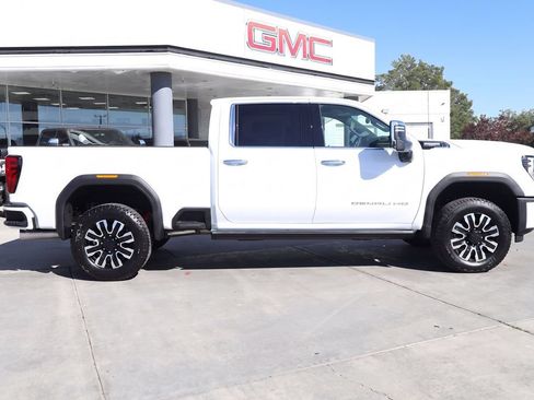 New 2026 GMC Sierra 2500 Denali Ultimate AWD/4WD image 7