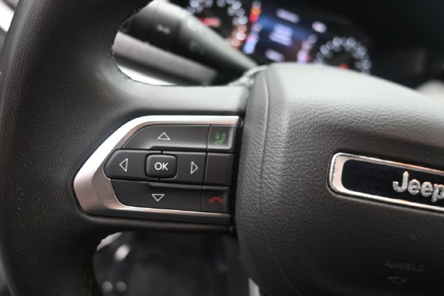 Used 2024 Jeep Compass Latitude AWD/4WD image 17