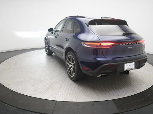Used 2022 Porsche Macan AWD/4WD image 35