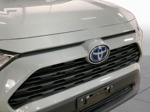 Used 2021 Toyota RAV4 XLE w/ Convenience Package AWD/4WD image 30