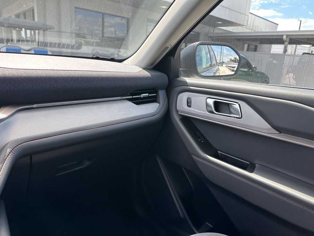 Used 2025 Ford Explorer Active RWD image 7