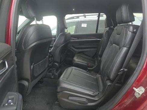 Certified 2024 Jeep Grand Cherokee L Limited w/ Trailer Tow Package image 18