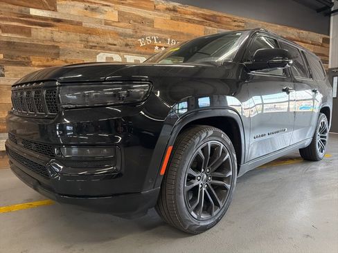 Used 2024 Jeep Grand Wagoneer Series II w/ Quick Order Packagew 28T image 6