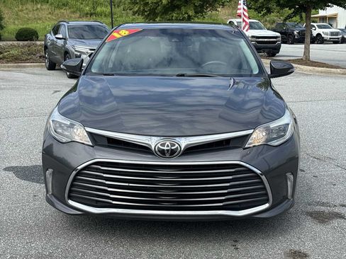 Used 2018 Toyota Avalon XLE Premium FWD image 3