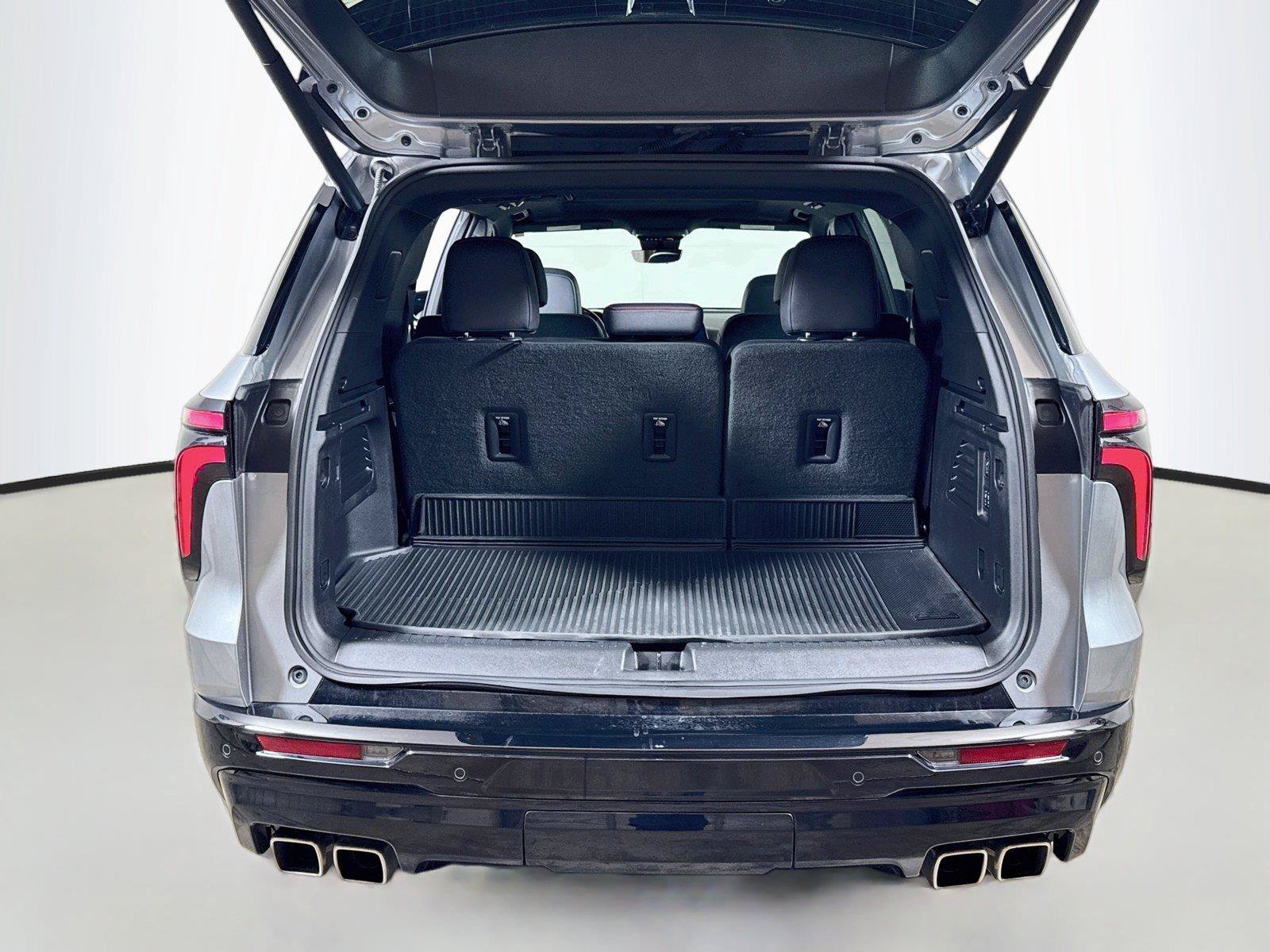 Certified 2025 Chevrolet Traverse RS w/ LPO, Floor Liner Package AWD/4WD image 26