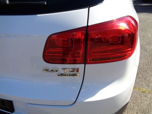 Used 2015 Volkswagen Tiguan SEL image 13